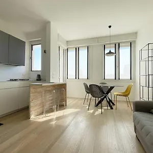 Apartment Orea Spiti- Modern Mantegna Arco Della Pace District 